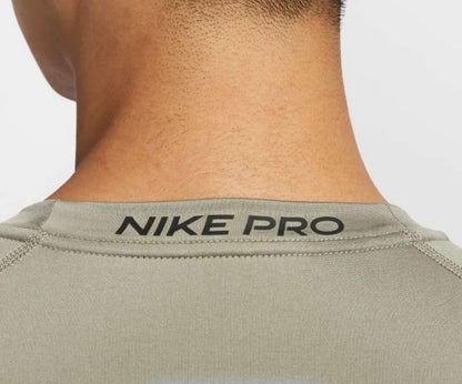 Nike Pro
Men's Dri-FIT Tight Short-Sleeve Fitness Top