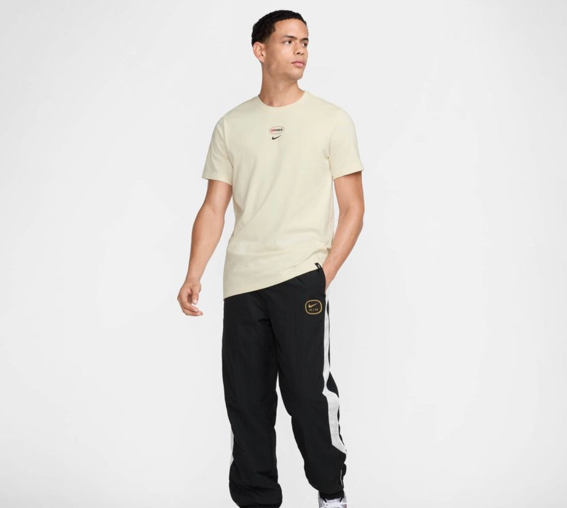 Liverpool F.C. Air Max
Men's Nike Football T-Shirt