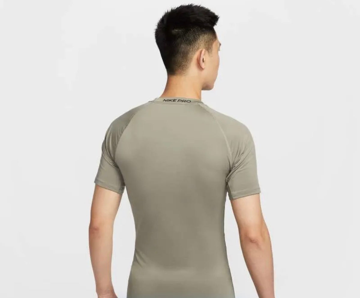 Nike Pro
Men's Dri-FIT Tight Short-Sleeve Fitness Top