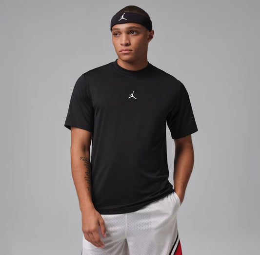 Jordan Sport Essentials
Men's Dri-FIT Short-Sleeve Top