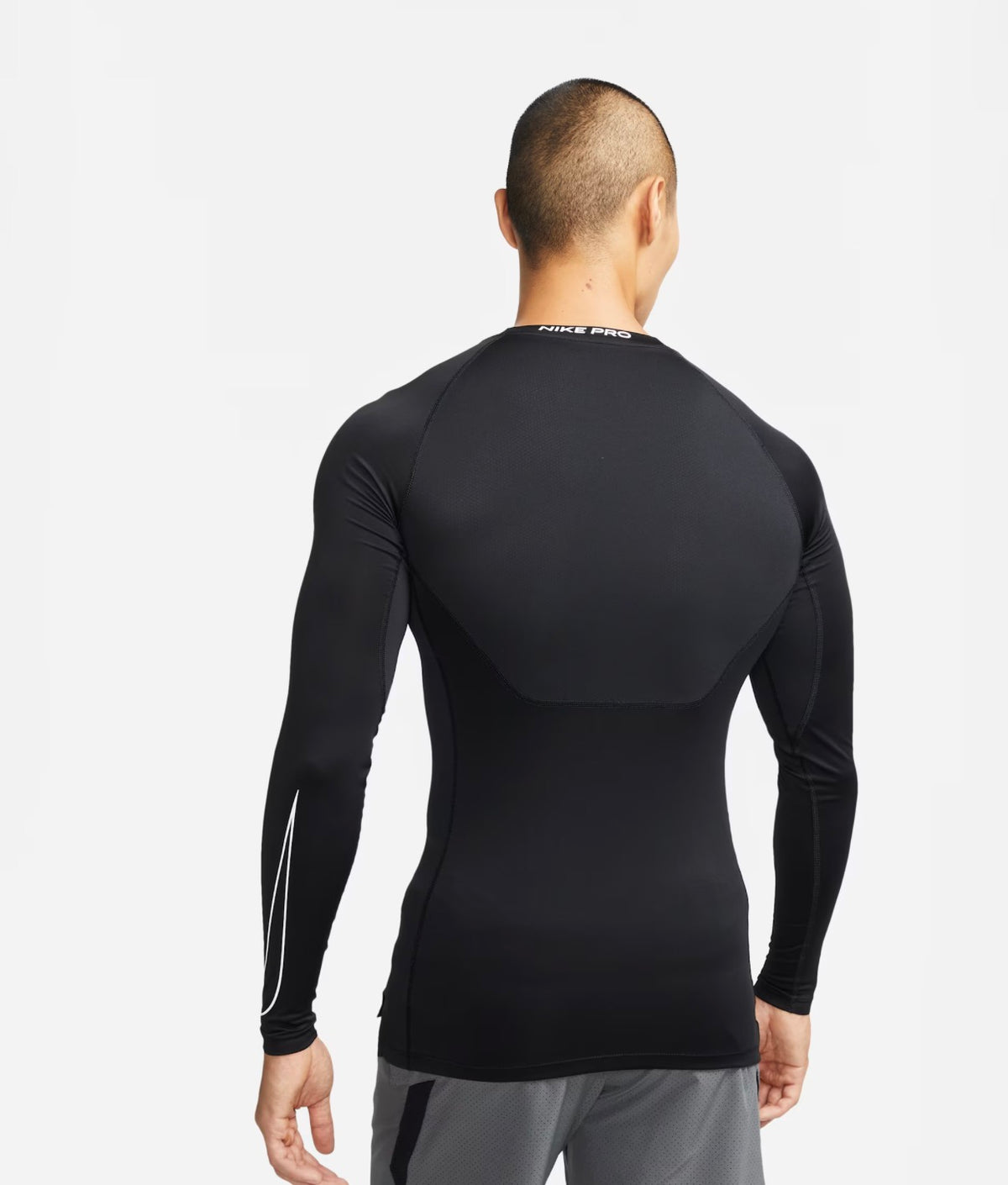 Nike Pro Dri-FIT
Men's Tight-Fit Long-Sleeve Top