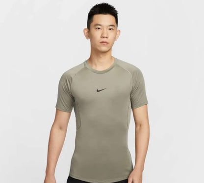 Nike Pro
Men's Dri-FIT Tight Short-Sleeve Fitness Top