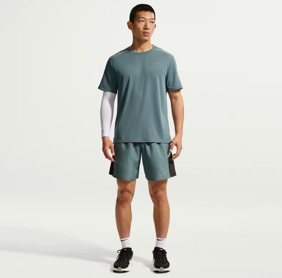Nike Miler
Men's Dri-FIT UV-Protection Short-Sleeve Running Top