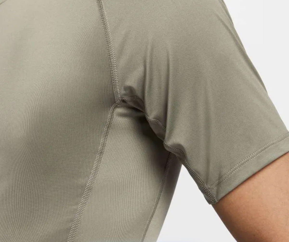 Nike Pro
Men's Dri-FIT Tight Short-Sleeve Fitness Top
