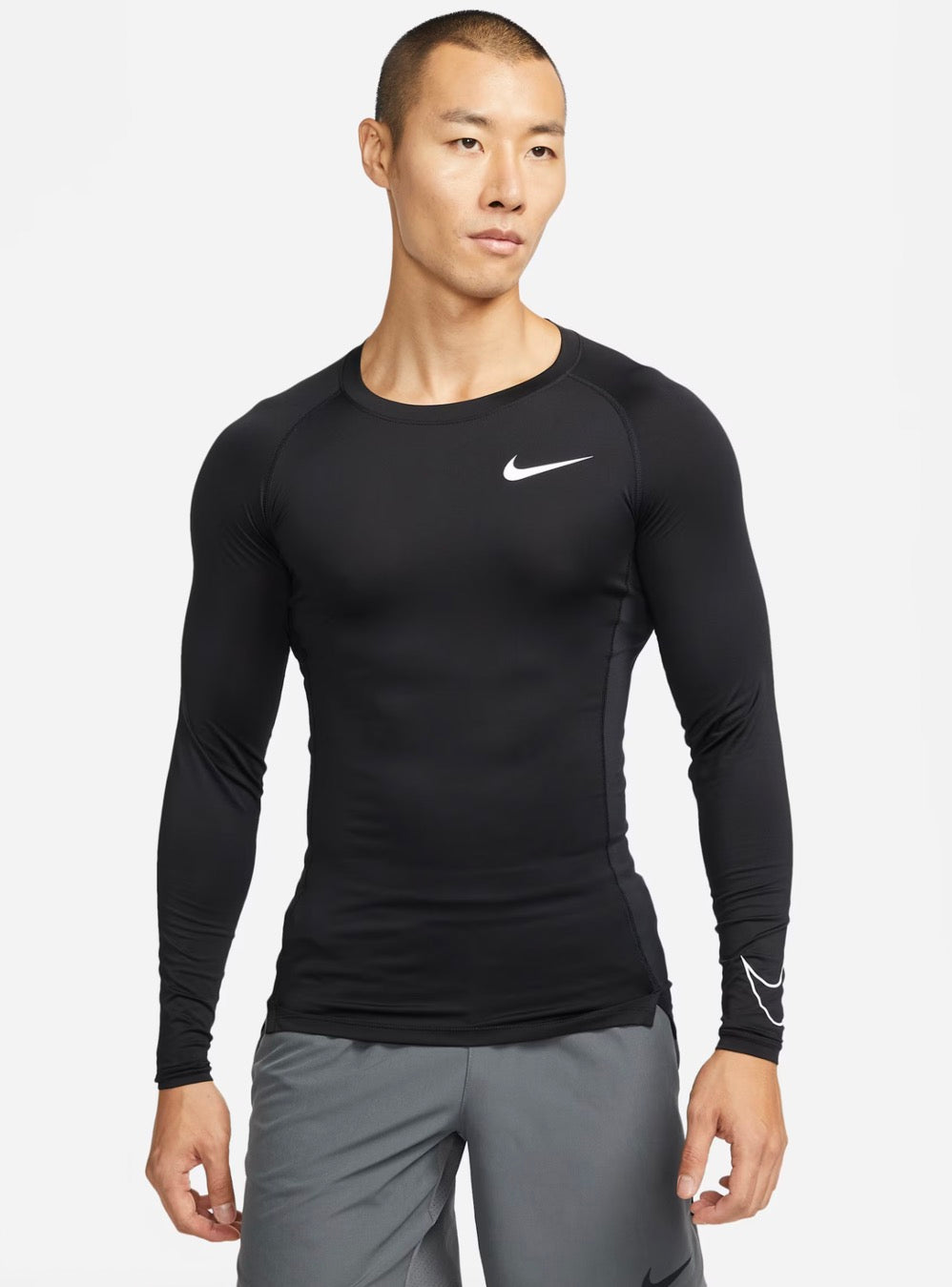 Nike Pro Dri-FIT
Men's Tight-Fit Long-Sleeve Top