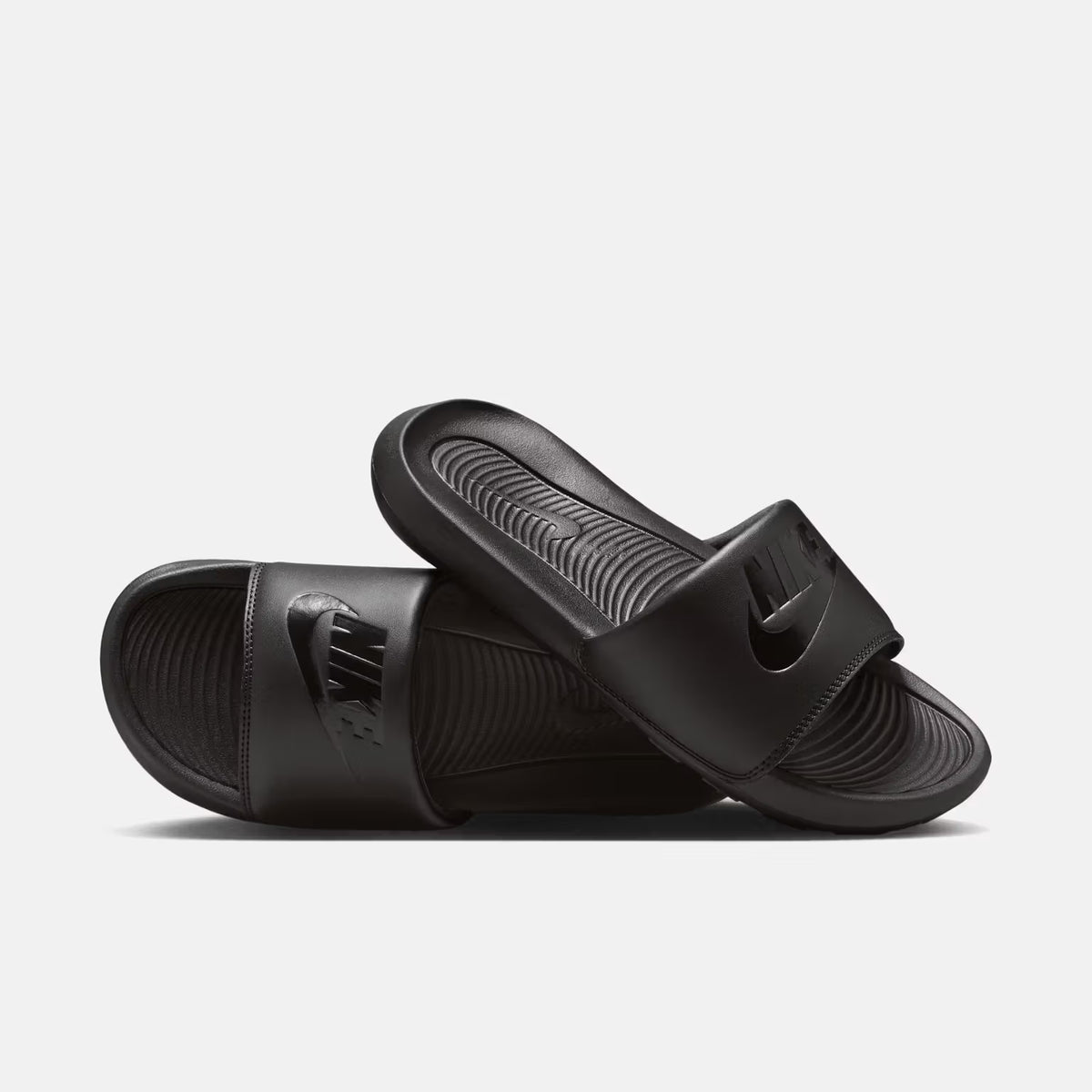 Nike Victori One Black