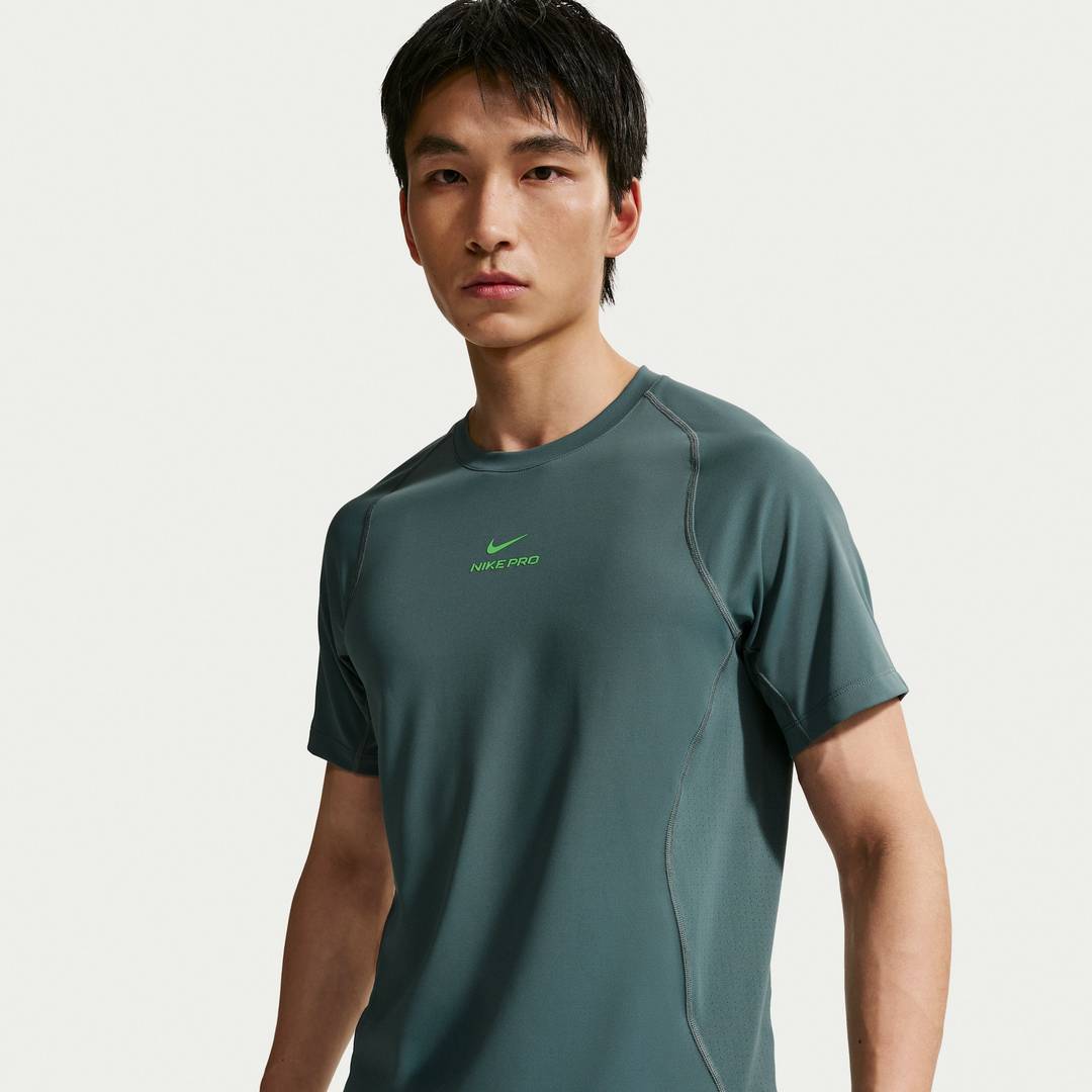 Nike Pro Training Men's Dri-FIT Short-Sleeve T-shirt - Mineral Slate Green Strike