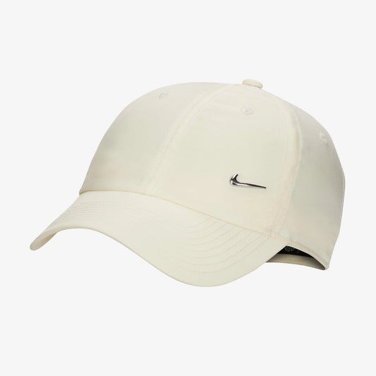 Nike Dri-FIT Club Unstructured Metal Swoosh Cap